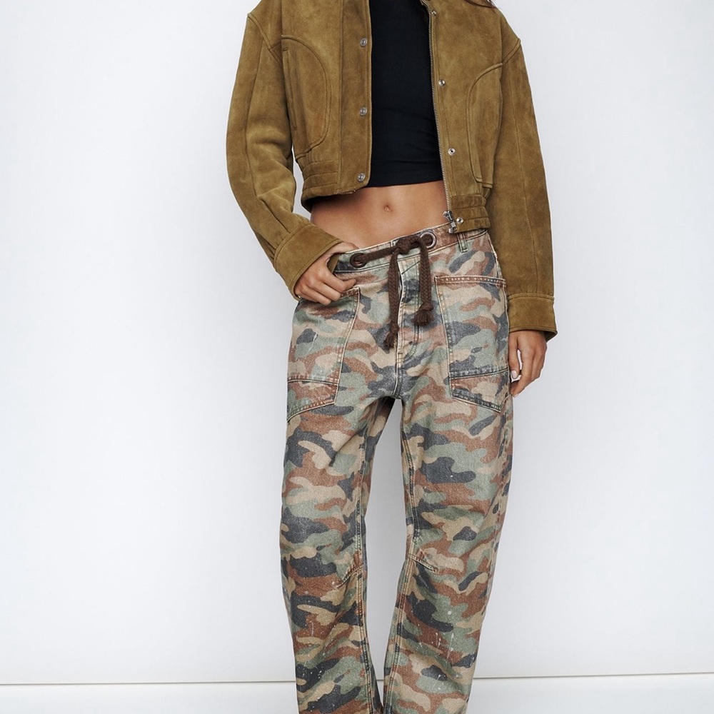 NWT FREE PEOPLE We The Free Moxie Barrel Camouflage Jeans Pants SZ: 29 - Picture 3 of 5